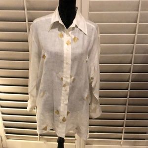 Thelma Fewco Paris Linen blouse. 100% Linen. Gold and silver details.